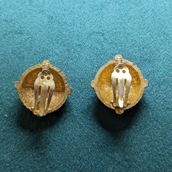 Vintage Bill Blass Clip Earrings - Picture 2 of 3